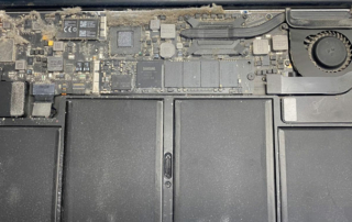 Macbook vor der Reinigung